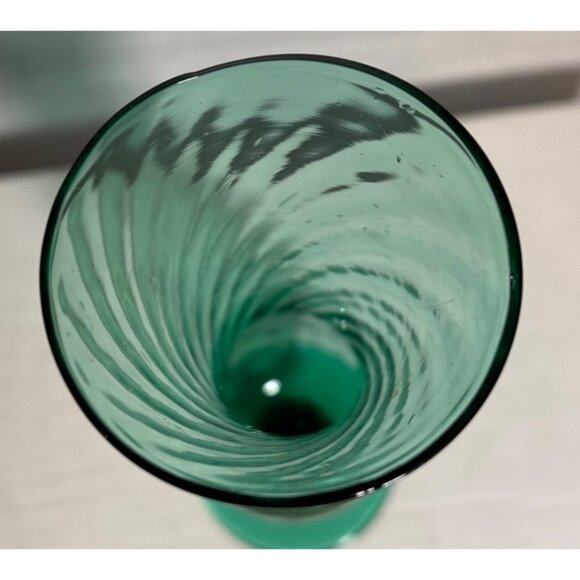 Vintage Hand-Blown Green Glass Vase With Swirl Pattern Pedestal Base 8" MCM - Picture 4 of 8